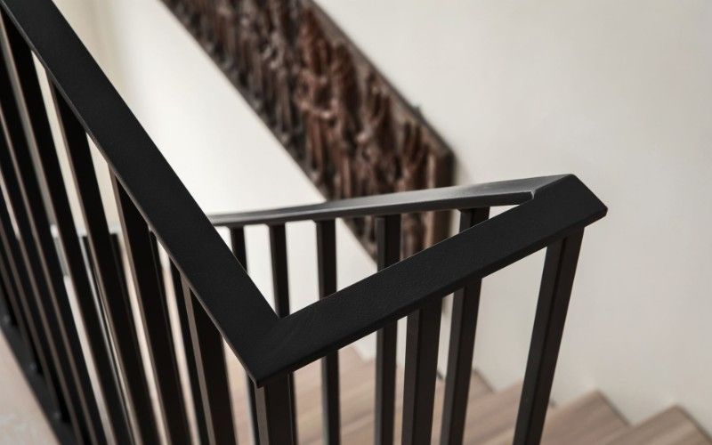 Restaurering av ståldetaljer i trapphus, Solna, Järva